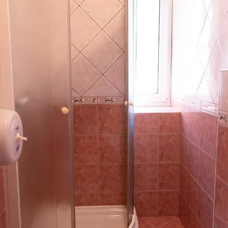 호스텔 뮤지엄 *